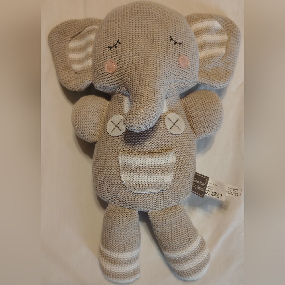 THEODORE ELEPHANT Living Textiles Gray & White Knitted Rattle 100% Cotton NWOT